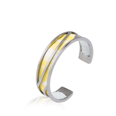 o preto de couro do ODM do OEM dos braceletes do punho das mulheres de 18.5cm combinou a cor amarela