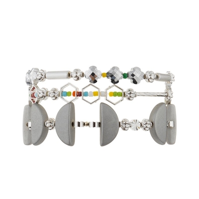 A prata ajustável feito a mão do bracelete do boutique disponível chapeou para o partido