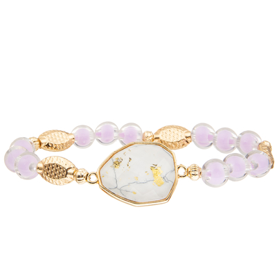 5 braceletes feitos a mão dos grânulos de vidro das cores ajustados com ouro chapearam a turquesa irregular