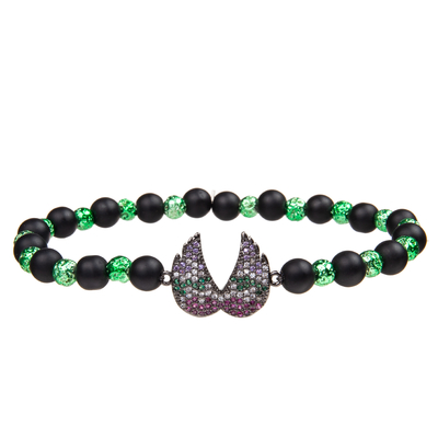 O cálculo biliar preto feito a mão perla os braceletes ajustados com o pendente chapeado ouro do zircão
