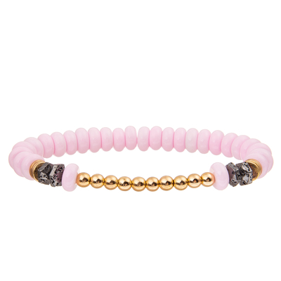 4 braceletes feitos a mão dos grânulos de vidro das cores ajustados com o ouro chapeado em volta dos grânulos