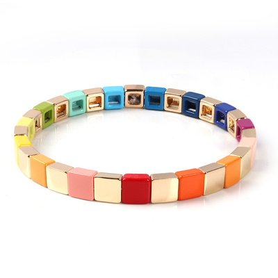 O bracelete geométrico da telha do esmalte, estiramento multicolorido perlou braceletes