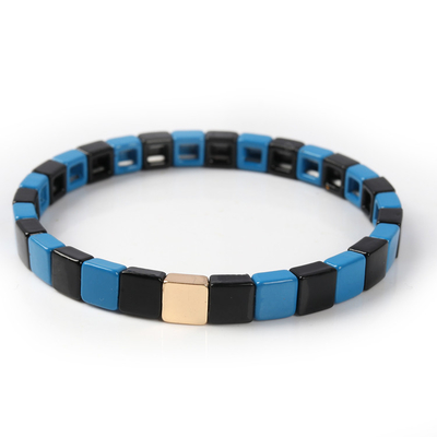 O bracelete geométrico da telha do esmalte, estiramento multicolorido perlou braceletes