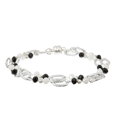 Os braceletes frisados do hematita 0.7mm ajustam o ouro preto e branco com prata