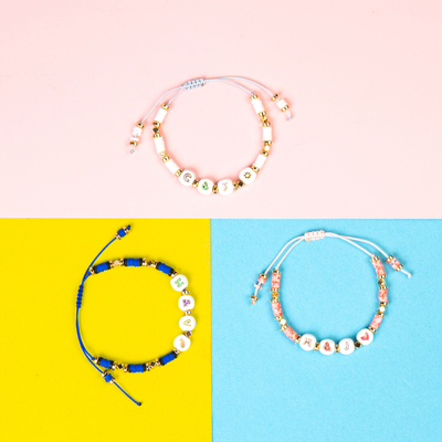 Polímero Clay Beaded Letter Bracelet, braceletes do grânulo do alfabeto de 7.4*8mm