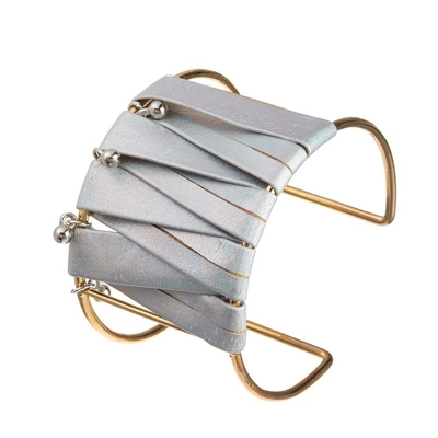 Mão - braceletes metálicos tecidos do punho do couro da cor para a menina das mulheres