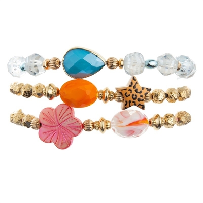 Havaí denomina o bracelete feito a mão dos grânulos de Boho do tema de Ocan para o feriado da praia