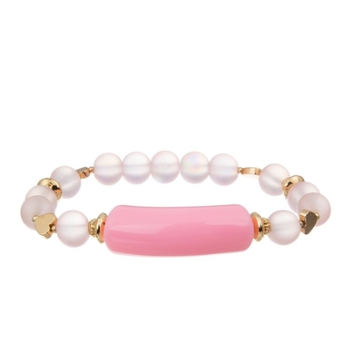 O ouro cor-de-rosa do dia de Valentim pavimenta o bracelete da barra personaliza o nome para a amiga