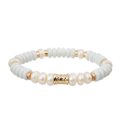 O espaço do ouro da pérola da água fresca perlou o bracelete elástico empilhado para a senhora