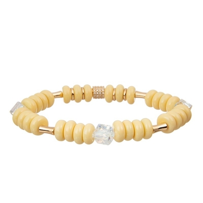 A meia metade amarela brilhante da corrente perla o bracelete com o pendente do coração do amor do zircão do ouro 14k