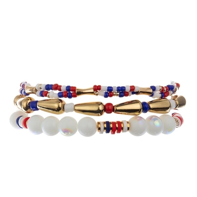 A semente feito a mão do Dia da Independência perla o elástico do grupo do bracelete colorido