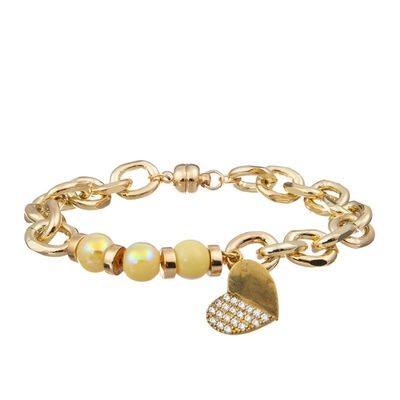 A meia metade amarela brilhante da corrente perla o bracelete com o pendente do coração do amor do zircão do ouro 14k