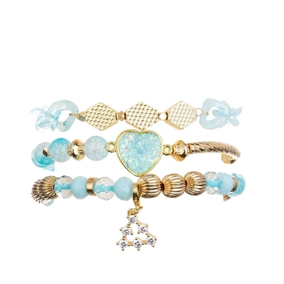 O metal azul do ouro da corrente de Plactic perla o bracelete feito a mão para o partido das mulheres