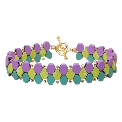 A mão Crafted o esmalte colorido tecido perla a amizade dos braceletes disponível